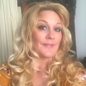 Meet your Posher, Corrie